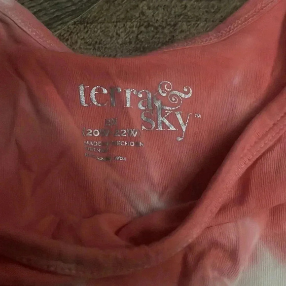 pink and white tank top - Picture 6 of 6